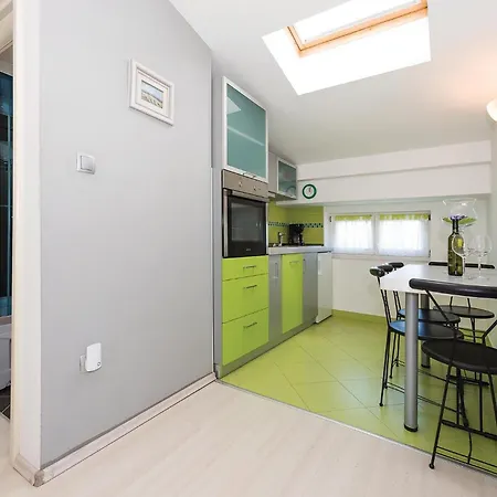 Two-bedroom In Apartamento Vodice